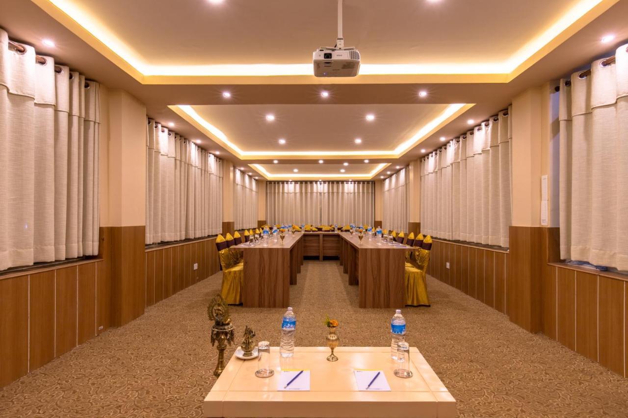 Hotel Sarathi ドゥリケル エクステリア 写真