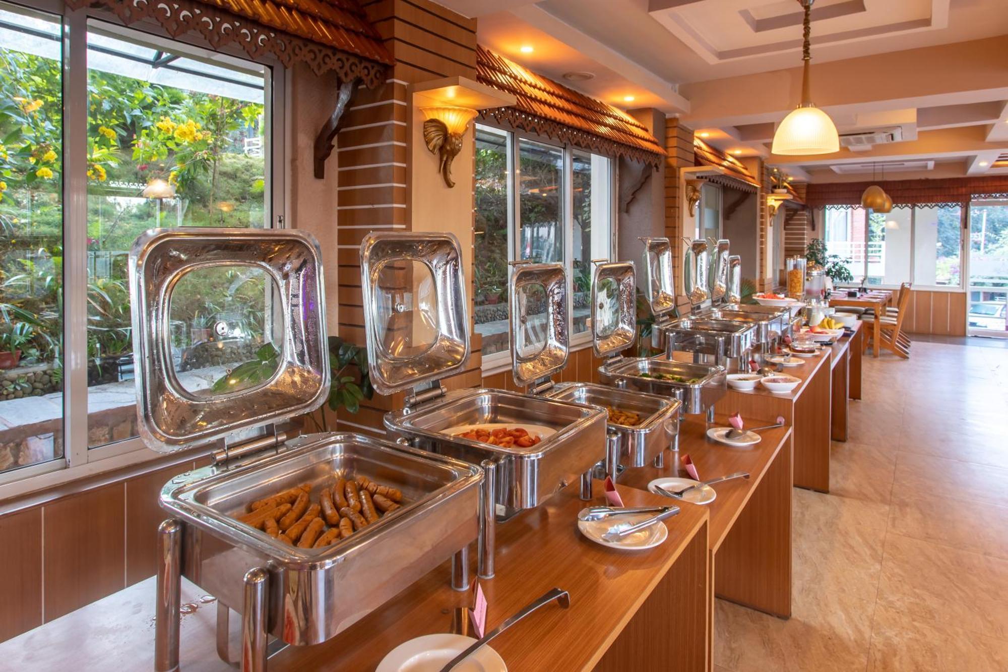 Hotel Sarathi ドゥリケル エクステリア 写真