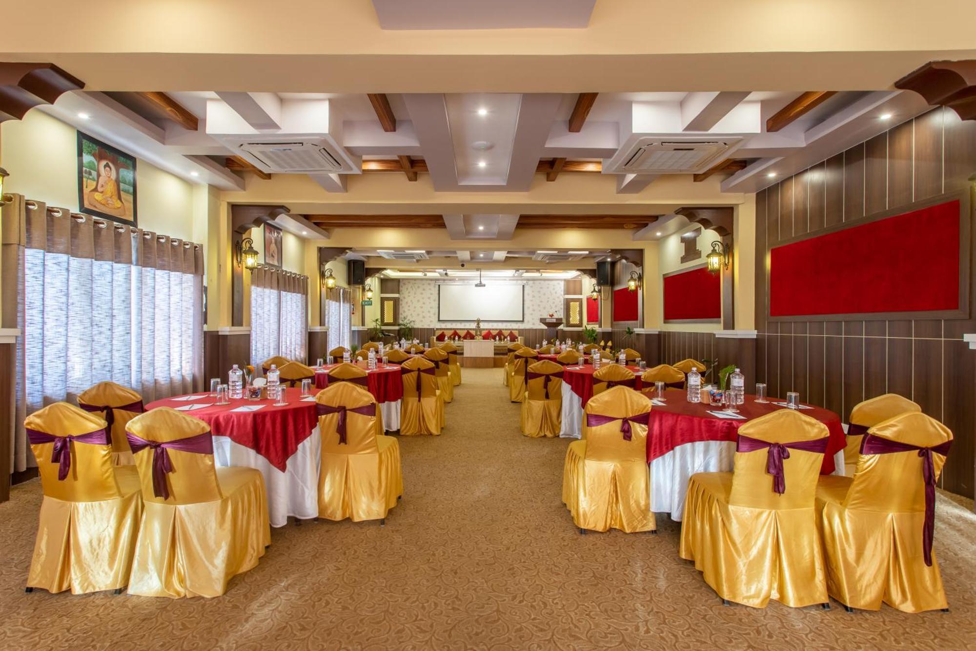 Hotel Sarathi ドゥリケル エクステリア 写真