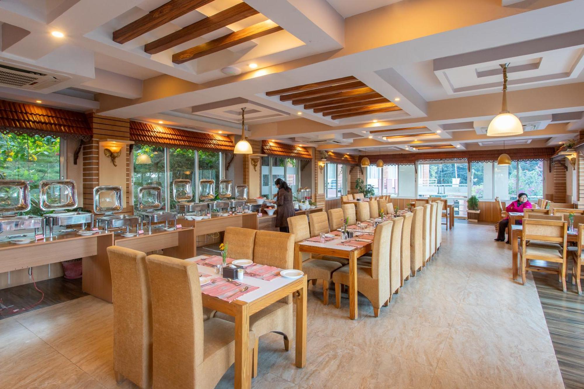 Hotel Sarathi ドゥリケル エクステリア 写真