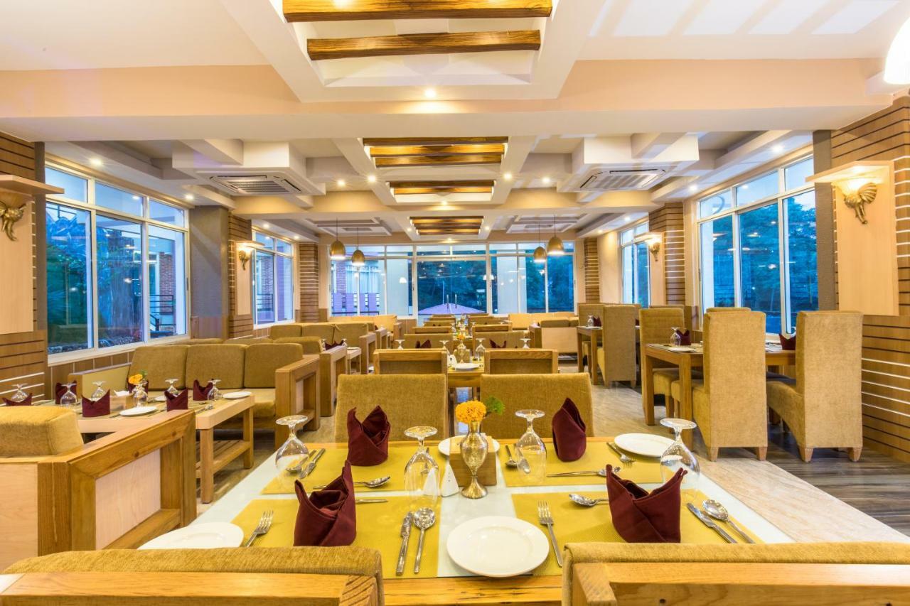 Hotel Sarathi ドゥリケル エクステリア 写真