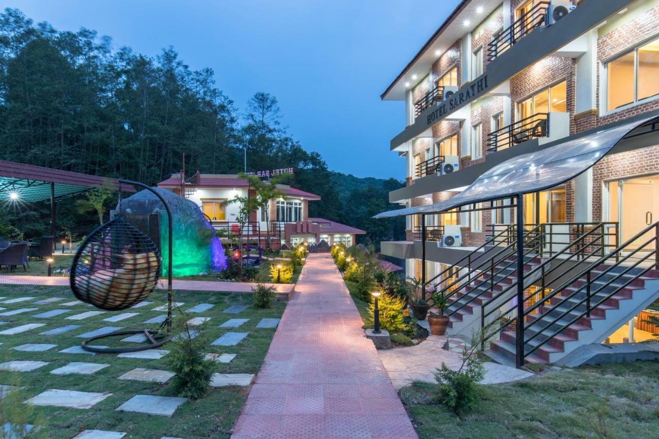 Hotel Sarathi ドゥリケル エクステリア 写真